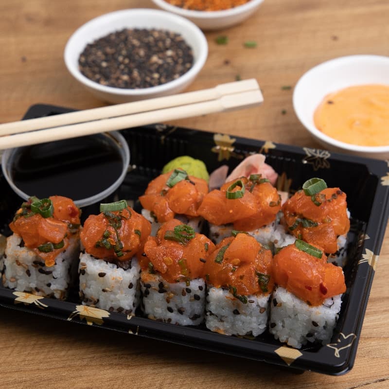 Spicy Salmon Maki 8 Pieces